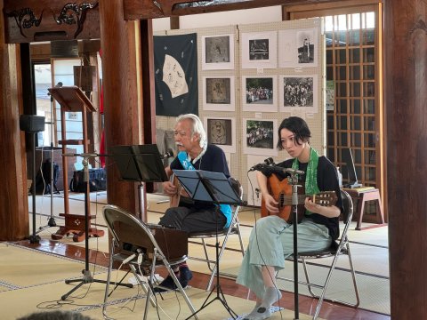 「趣存」の村上成夫さんと鈴木あゆさん・『組曲・遠野物語』 を演奏。
